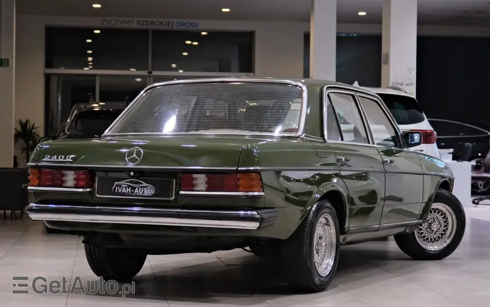 MERCEDES-BENZ W123 