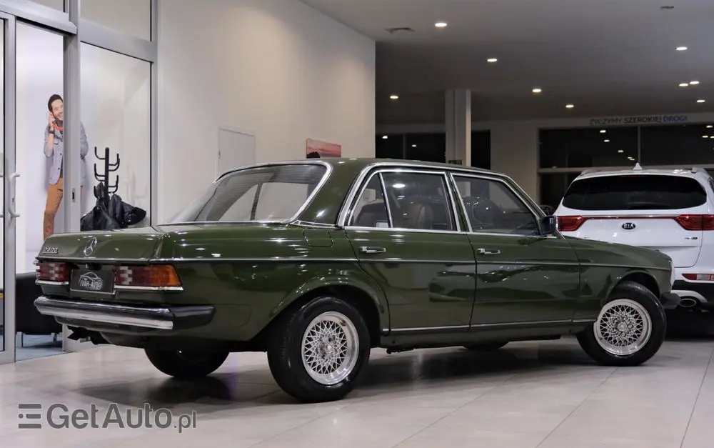 MERCEDES-BENZ W123 