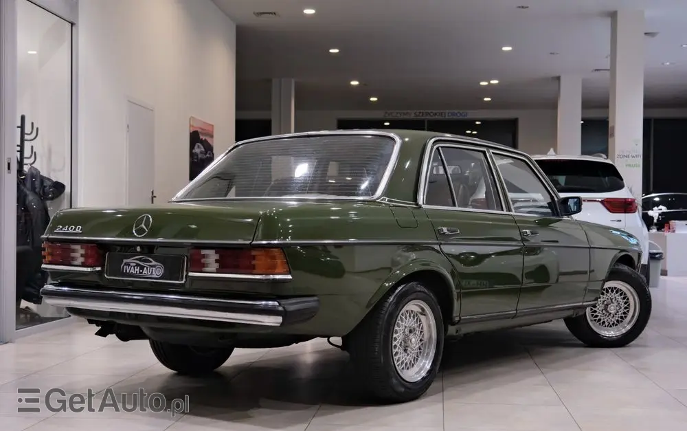 MERCEDES-BENZ W123 