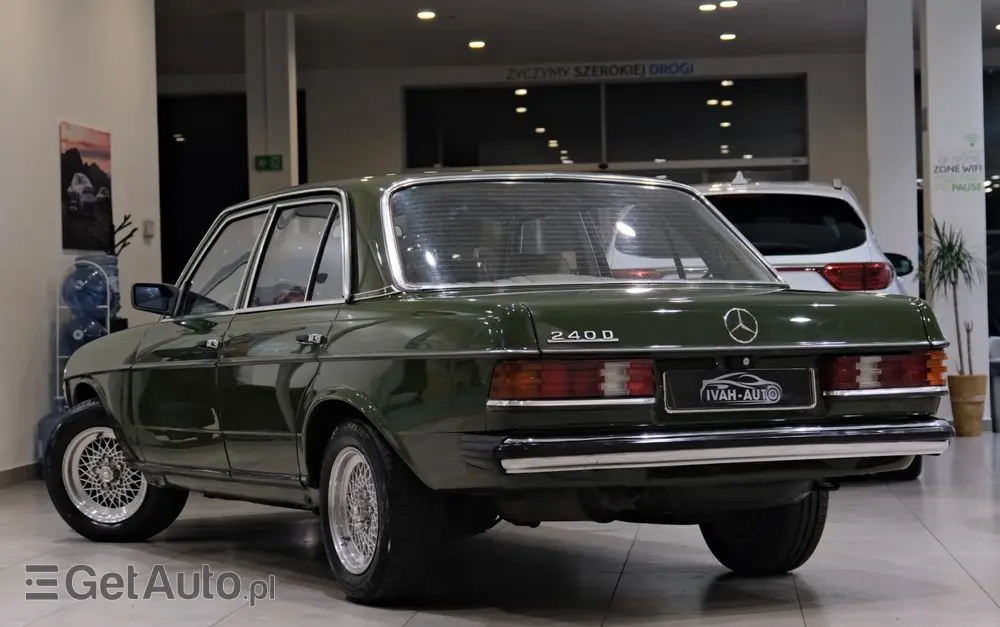 MERCEDES-BENZ W123 