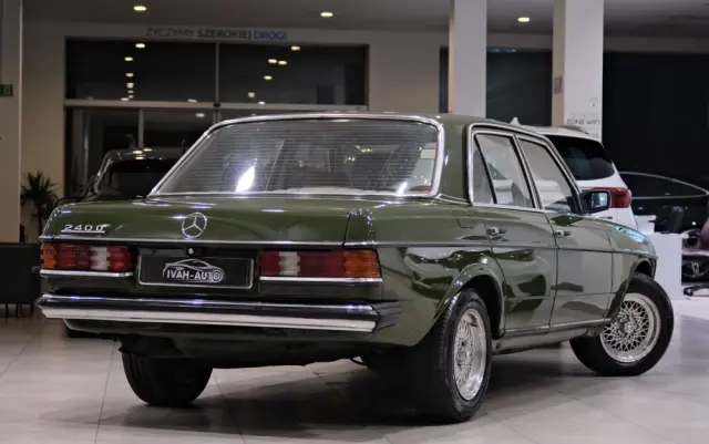 MERCEDES-BENZ W123 