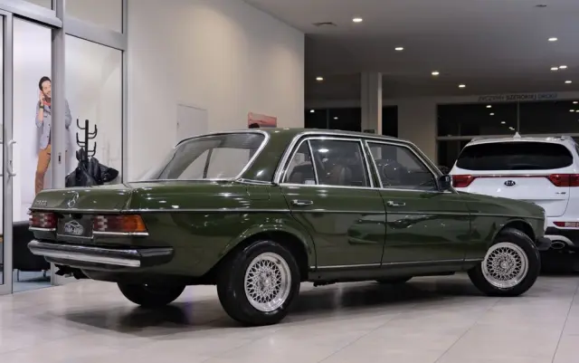 MERCEDES-BENZ W123 