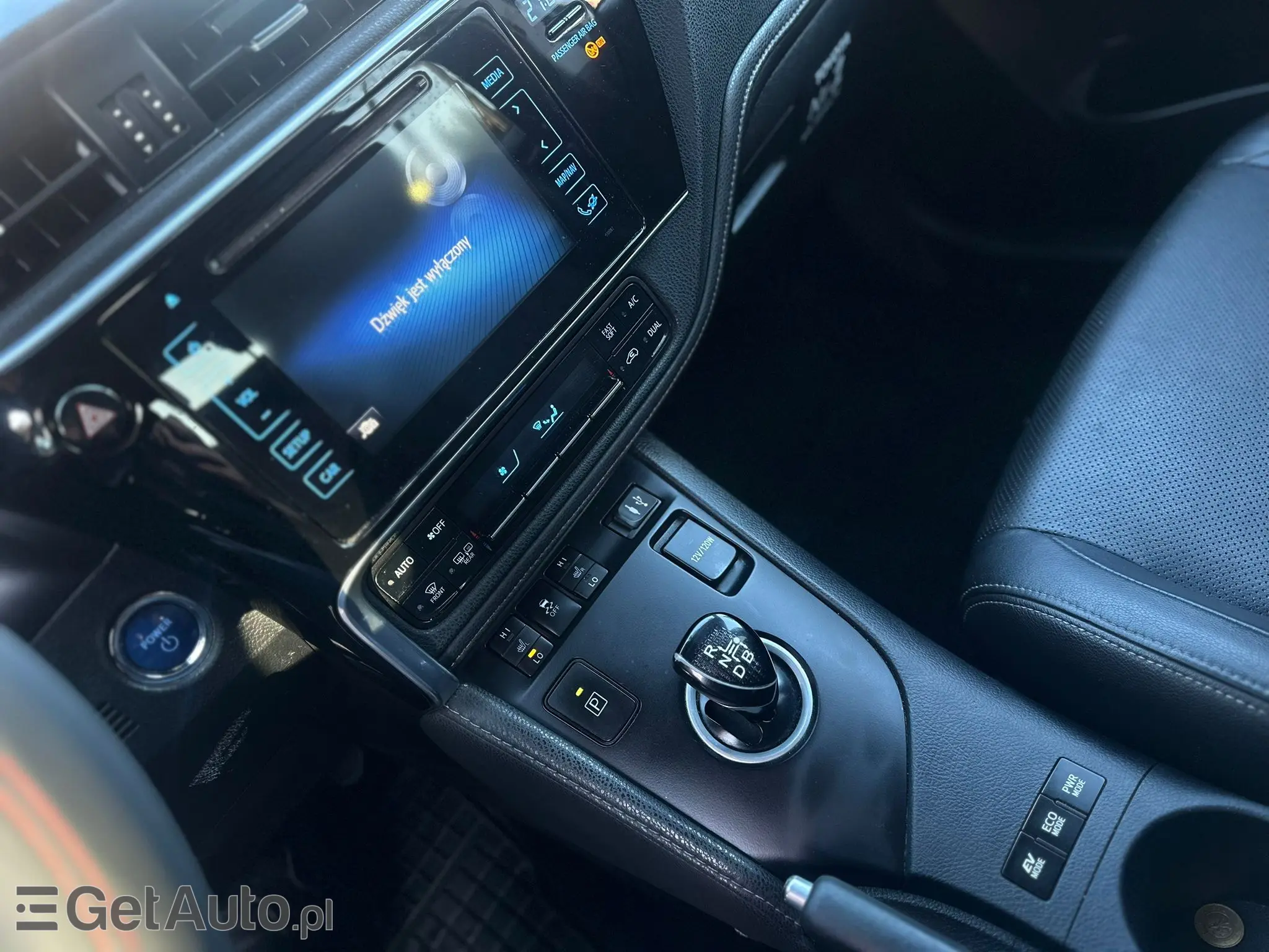 TOYOTA Auris Premium