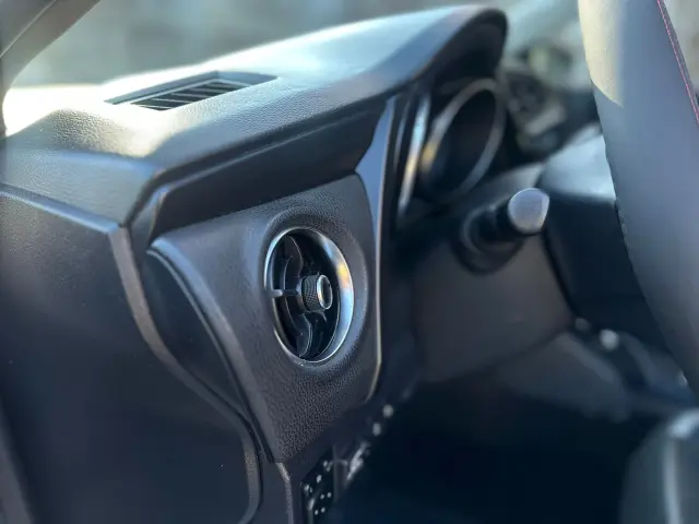 TOYOTA Auris Premium