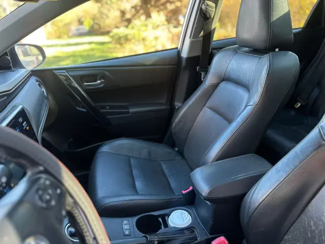 TOYOTA Auris Premium