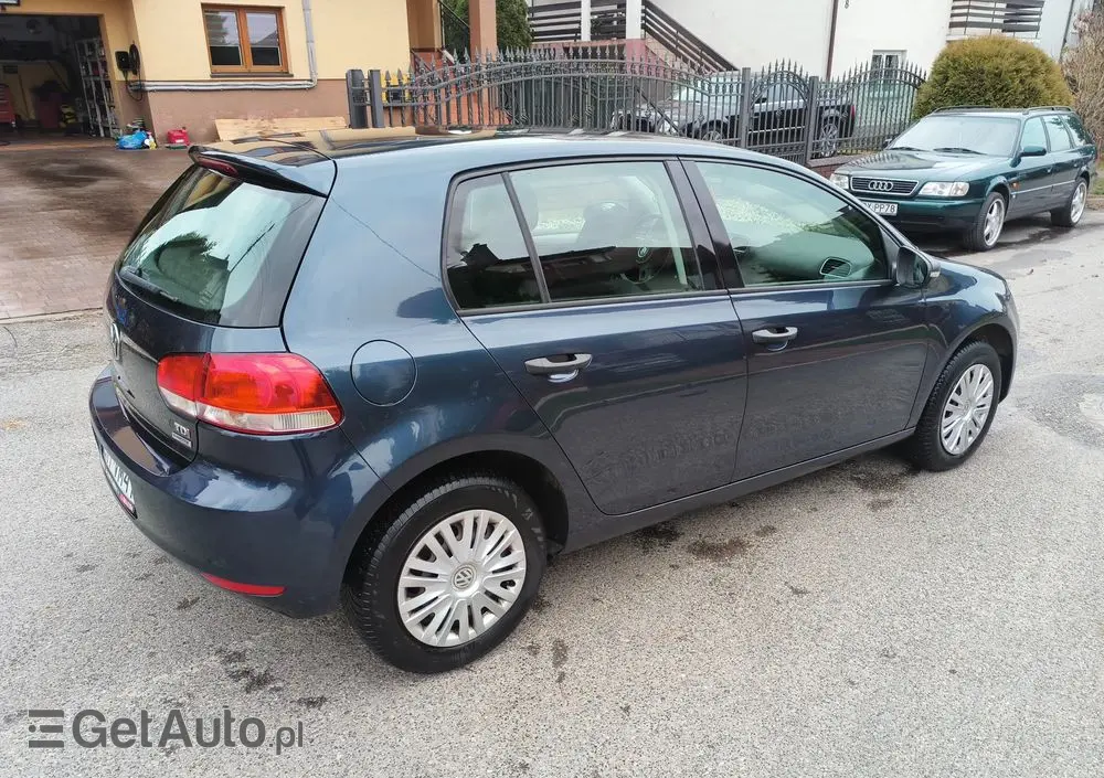 VOLKSWAGEN Golf 1.6 TDI BlueMotion Technology DSG Comfortline