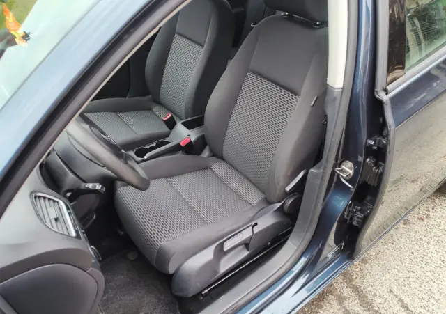 VOLKSWAGEN Golf 1.6 TDI BlueMotion Technology DSG Comfortline