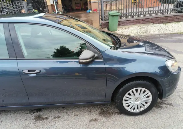 VOLKSWAGEN Golf 1.6 TDI BlueMotion Technology DSG Comfortline