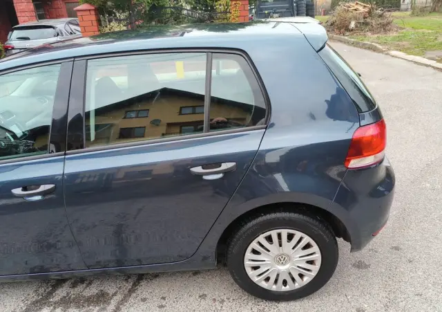 VOLKSWAGEN Golf 1.6 TDI BlueMotion Technology DSG Comfortline