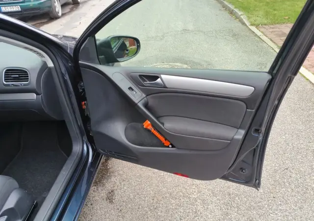 VOLKSWAGEN Golf 1.6 TDI BlueMotion Technology DSG Comfortline