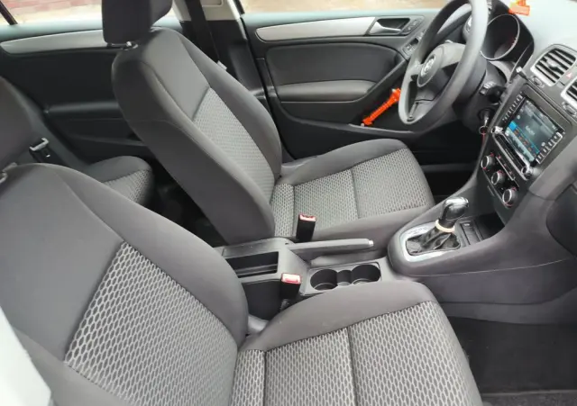 VOLKSWAGEN Golf 1.6 TDI BlueMotion Technology DSG Comfortline