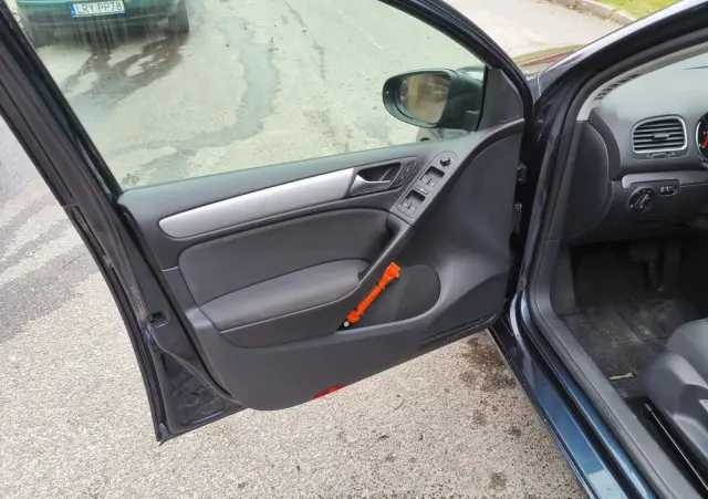 VOLKSWAGEN Golf 1.6 TDI BlueMotion Technology DSG Comfortline