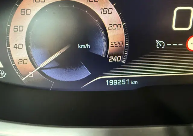 PEUGEOT 5008 BlueHDi 180 EAT8 GT