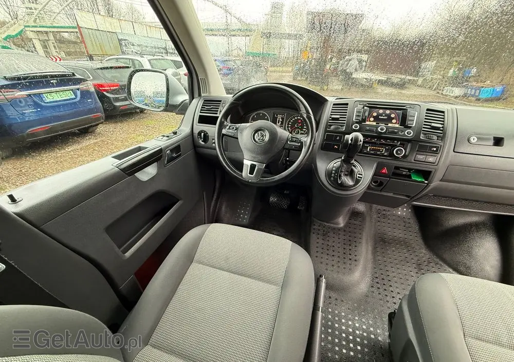 VOLKSWAGEN Caravelle 