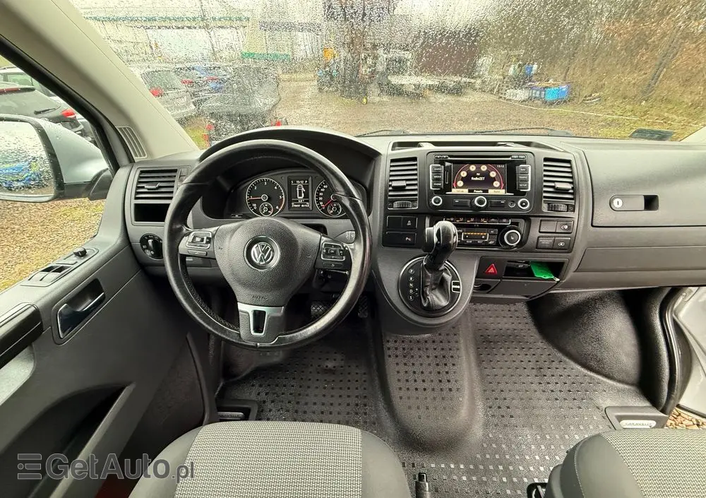 VOLKSWAGEN Caravelle 