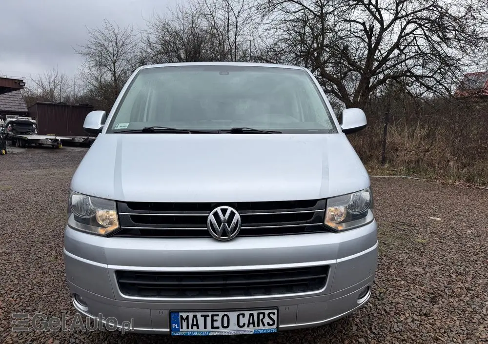 VOLKSWAGEN Caravelle 