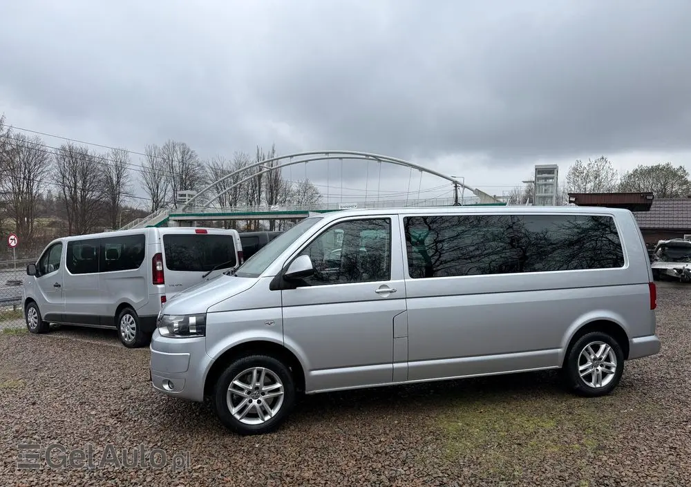 VOLKSWAGEN Caravelle 