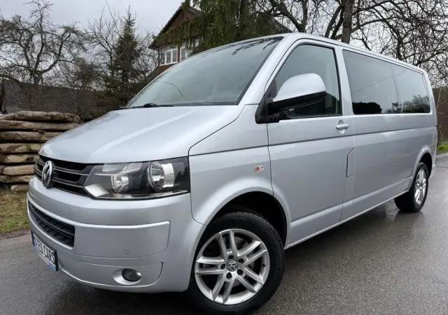 VOLKSWAGEN Caravelle 