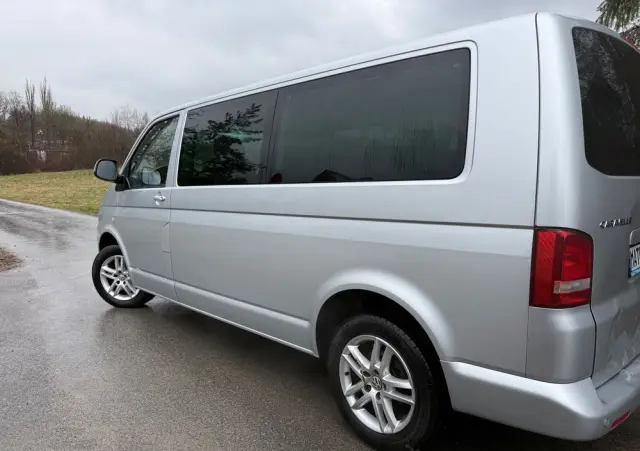 VOLKSWAGEN Caravelle 