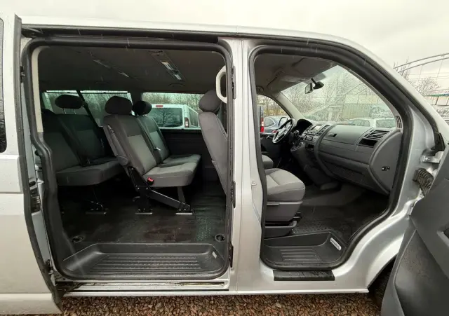 VOLKSWAGEN Caravelle 