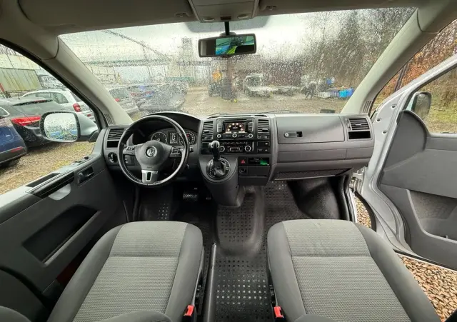 VOLKSWAGEN Caravelle 