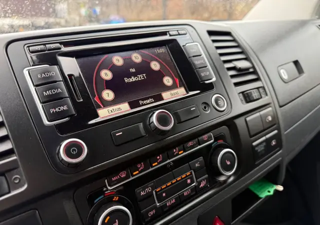 VOLKSWAGEN Caravelle 