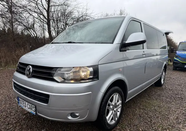 VOLKSWAGEN Caravelle 