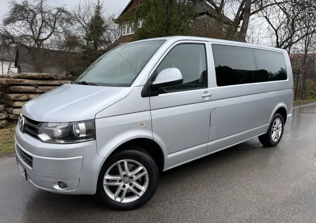 VOLKSWAGEN Caravelle 