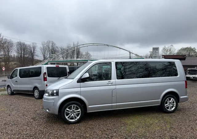 VOLKSWAGEN Caravelle 