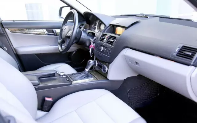 MERCEDES-BENZ Klasa C 230 7G-TRONIC Avantgarde