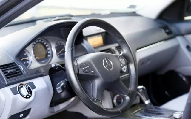 MERCEDES-BENZ Klasa C 230 7G-TRONIC Avantgarde