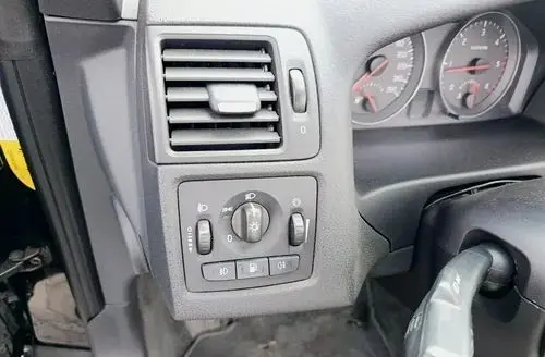VOLVO C70 