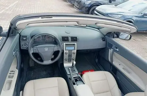 VOLVO C70 