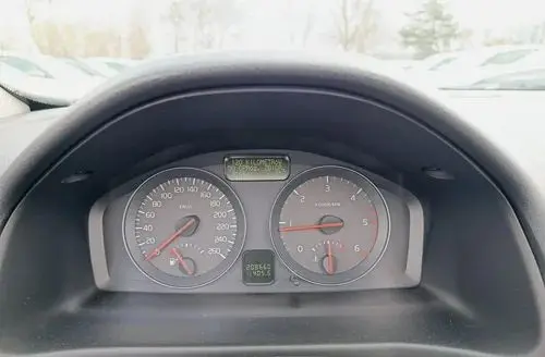 VOLVO C70 