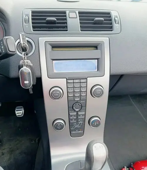 VOLVO C70 