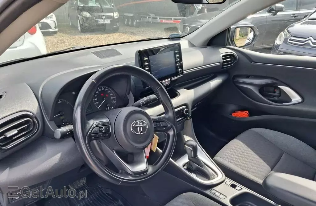 TOYOTA Yaris 