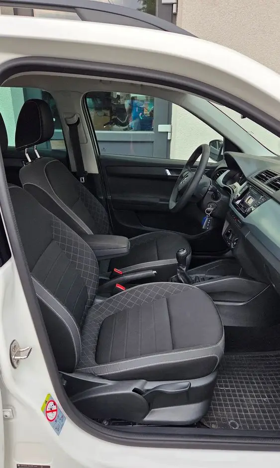 SKODA Fabia 1.0 TSI Ambition