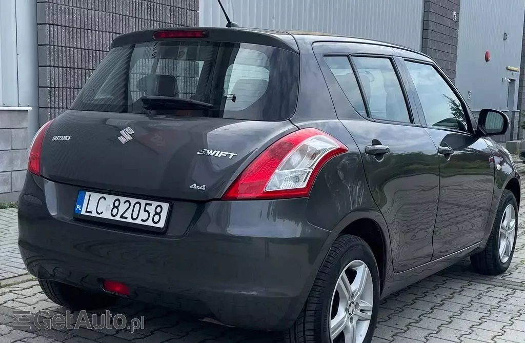 SUZUKI Swift 