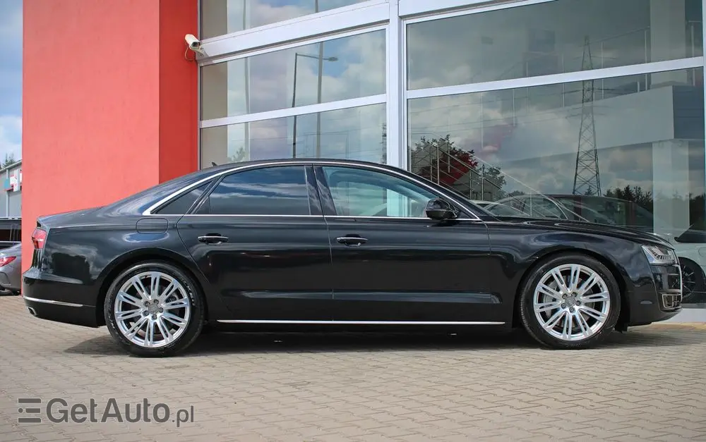 AUDI A8 4.0 TFSI cylinder on demand quattro tiptronic