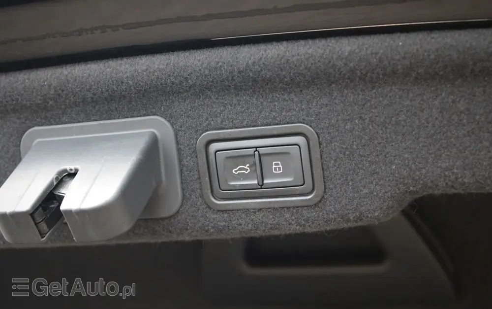 AUDI A8 4.0 TFSI cylinder on demand quattro tiptronic