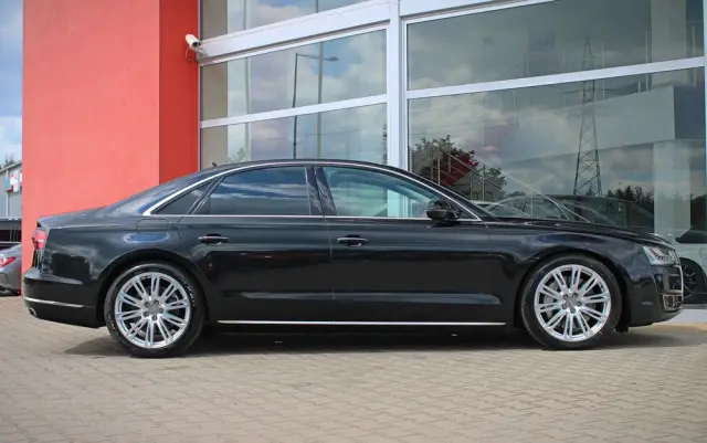 AUDI A8 4.0 TFSI cylinder on demand quattro tiptronic