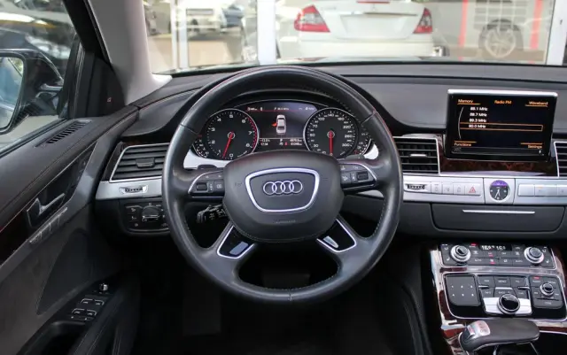 AUDI A8 4.0 TFSI cylinder on demand quattro tiptronic