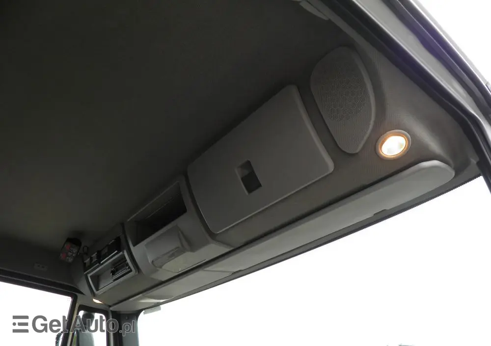 IVECO EUROCARGO 120-190L LIFT EURO6 CHŁODNIA CARRIER XARIOS 600MT 