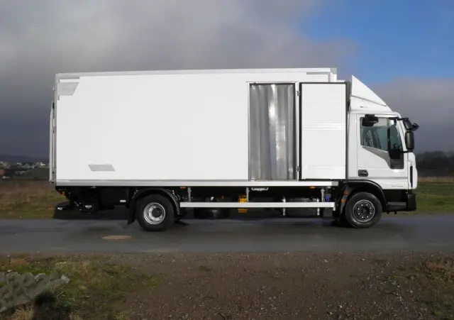 IVECO EUROCARGO 120-190L LIFT EURO6 CHŁODNIA CARRIER XARIOS 600MT 