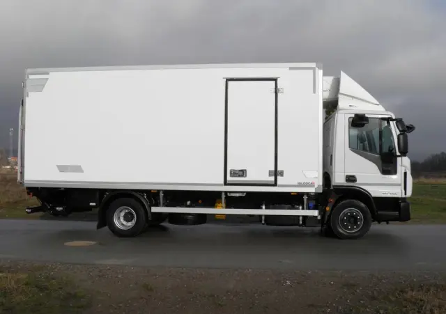 IVECO EUROCARGO 120-190L LIFT EURO6 CHŁODNIA CARRIER XARIOS 600MT 