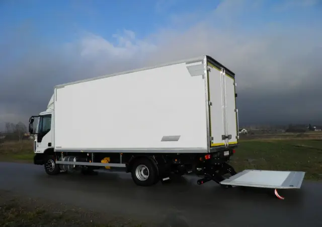 IVECO EUROCARGO 120-190L LIFT EURO6 CHŁODNIA CARRIER XARIOS 600MT 