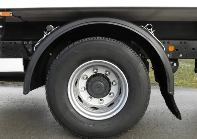 IVECO EUROCARGO 120-190L LIFT EURO6 CHŁODNIA CARRIER XARIOS 600MT 