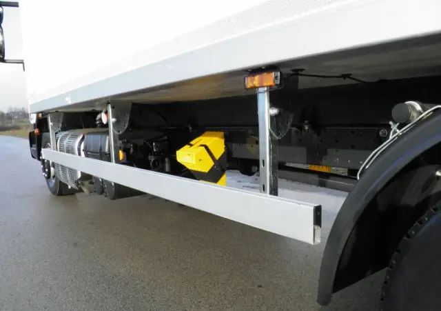 IVECO EUROCARGO 120-190L LIFT EURO6 CHŁODNIA CARRIER XARIOS 600MT 