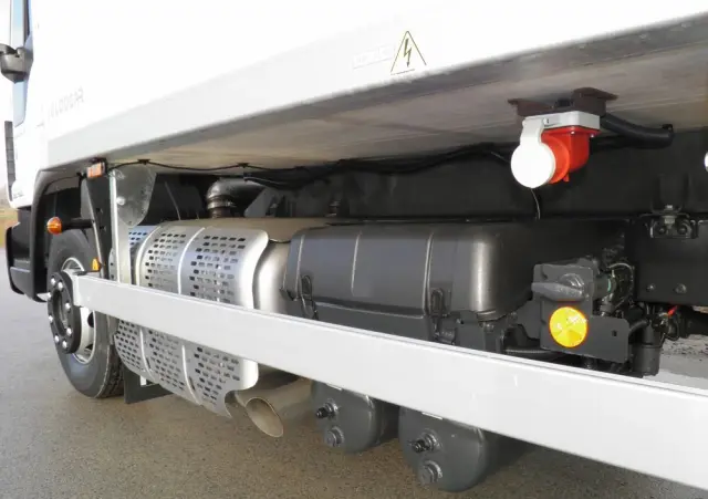 IVECO EUROCARGO 120-190L LIFT EURO6 CHŁODNIA CARRIER XARIOS 600MT 