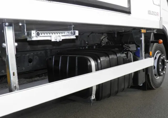 IVECO EUROCARGO 120-190L LIFT EURO6 CHŁODNIA CARRIER XARIOS 600MT 